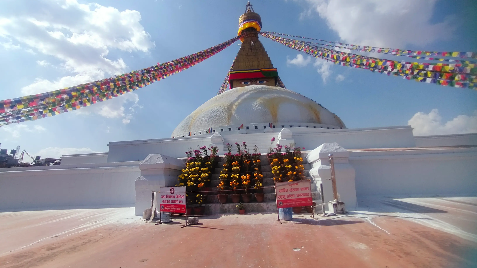 Boudhanath Stupa tourist walking path — guided tours and photography spots