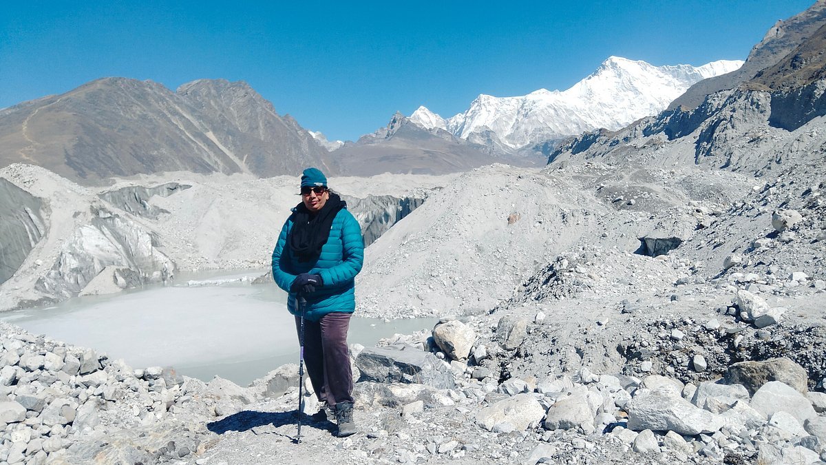 Everest Three Pass Trek – Explore Himalayan trails, glaciers, and alpine scenery in Nepal.
